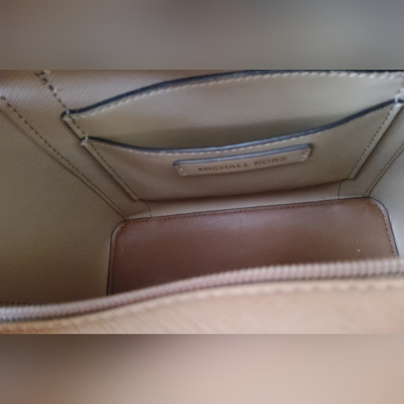 Michael Kors Pratt Small Tote Bag (Camel MLT) - Picture 13 of 16